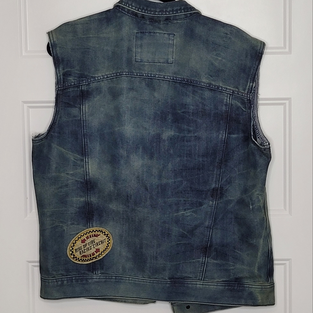 RING OF FIRE PATCHED DISTRESSED DENIM BLUE JEAN VEST SIZE L MULTIPLE POCKETS - Picture 6 of 10